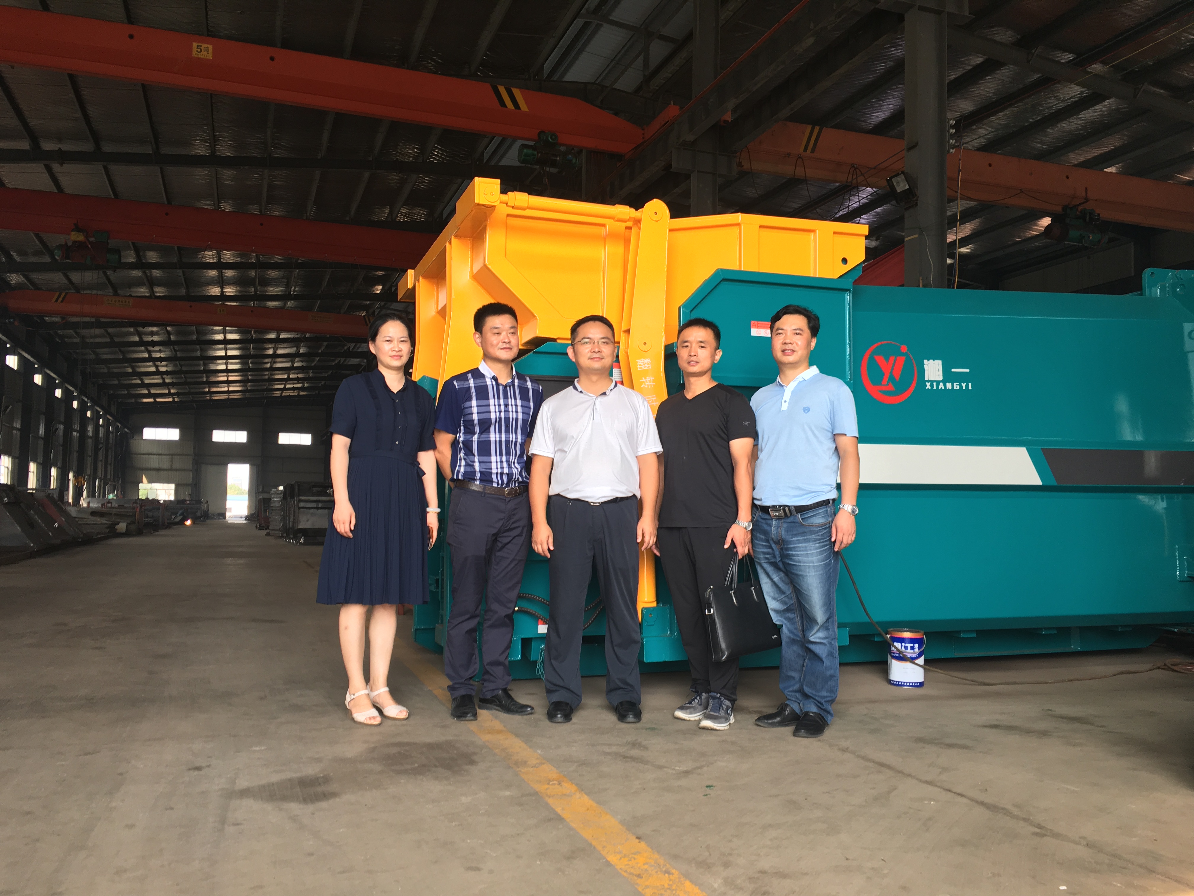 縣委常委劉俊武、經(jīng)信局局長胡浪、副局長曾慧敏、玉潭鎮(zhèn)副主任周術(shù)林來我司考察指導(dǎo)